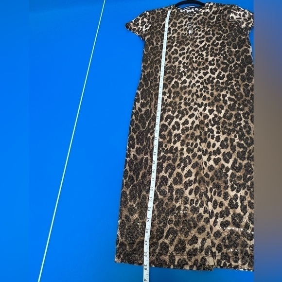 Jackie Roger’s NY Like New Short Sleeve Leopard Print Dress. Size S - Picture 3 of 6